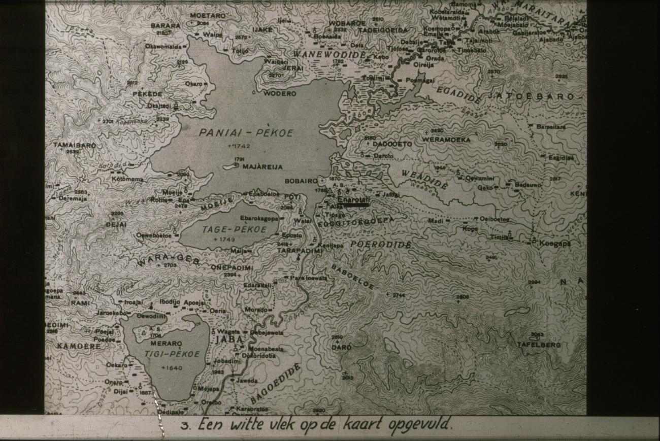BD/186/38 - 
Kaart met tekst: een witte vlek op kaart opgevuld
