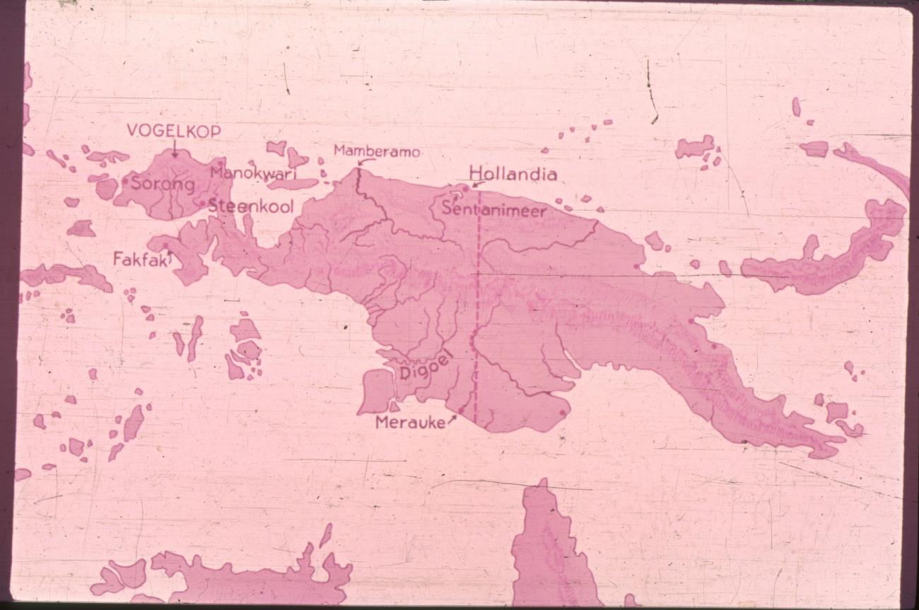 BD/186/52 - 
Landkaart Nieuw-Guinea

