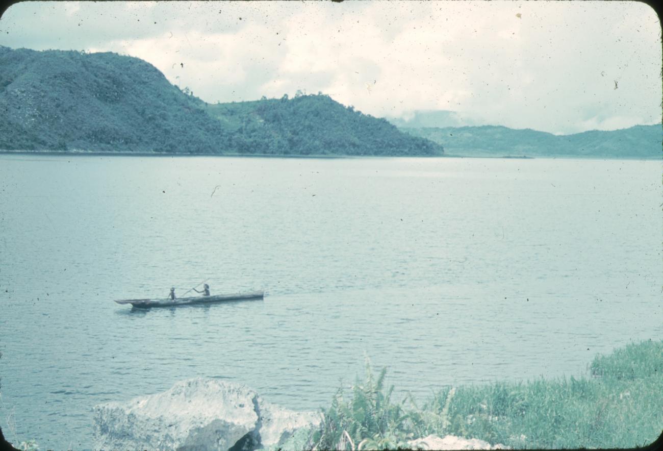 BD/248/281 - 
Prauw op het Tigi meer
