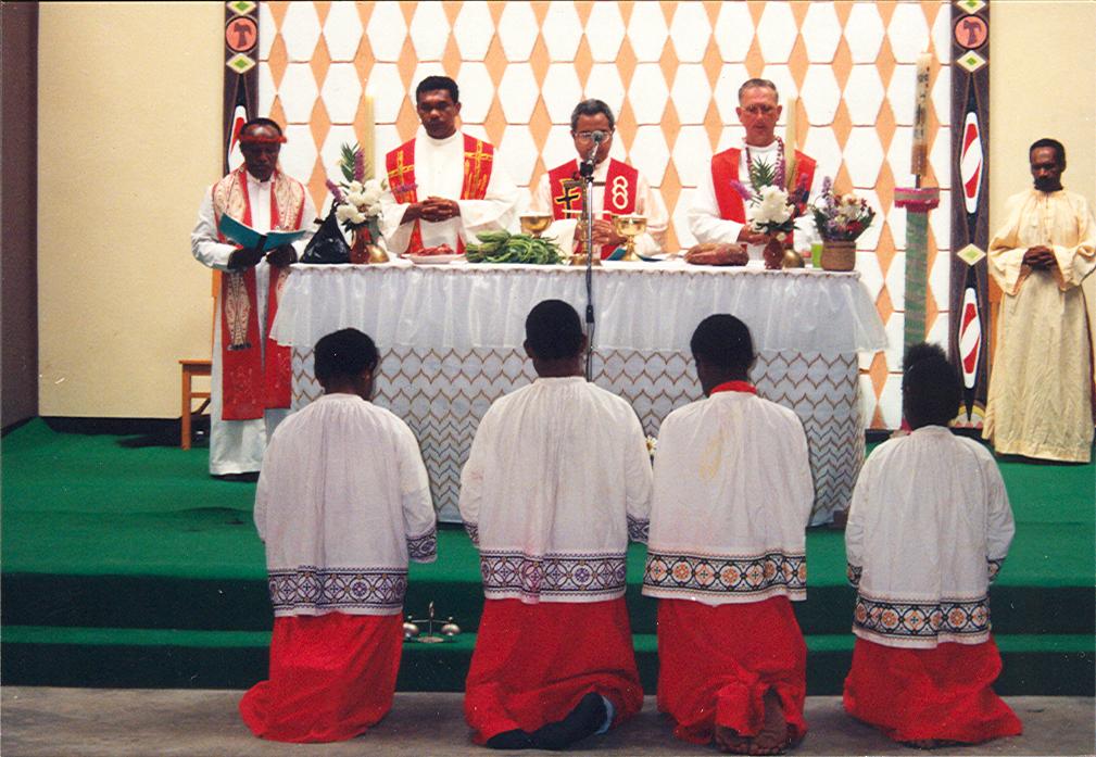 BD/269/200 - 
Priesters houden de mis
