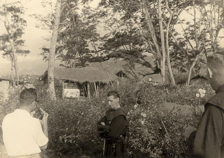 BD/269/25 - 
Franciscanen op retraite in Wamena, Baliem-vallei
