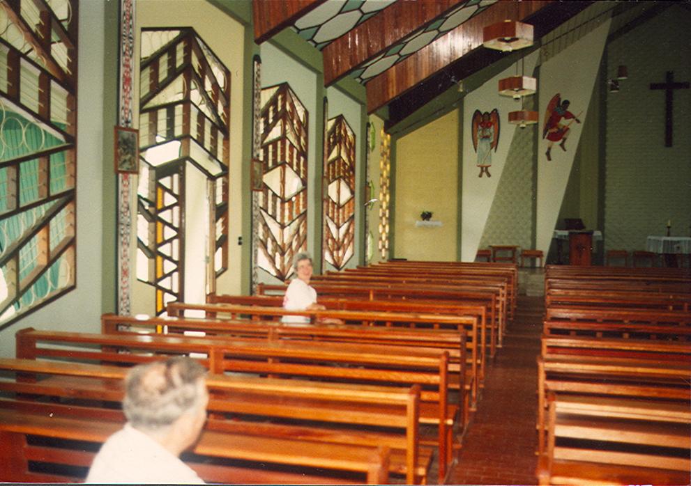 BD/269/349 - 
Interieur van de kerk in Kota Raya

