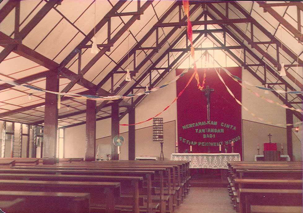 BD/269/485 - 
Interieur kerk in Argapura
