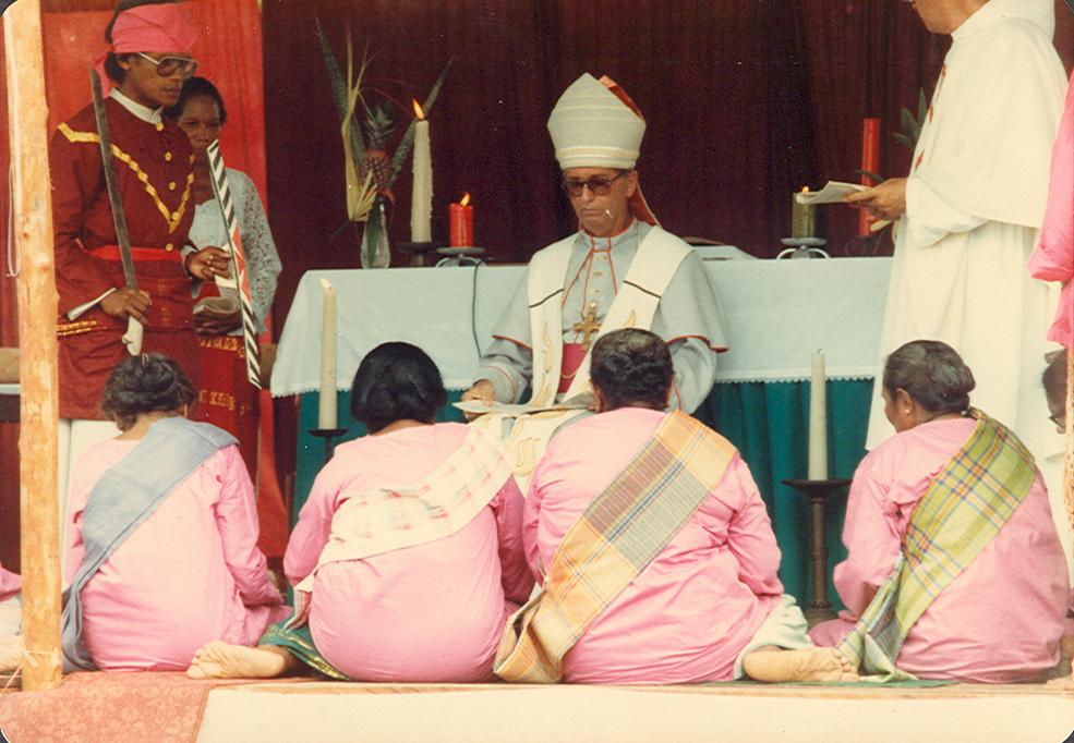 BD/269/72 - 
Openingsceremonie van de kerk in Timika
