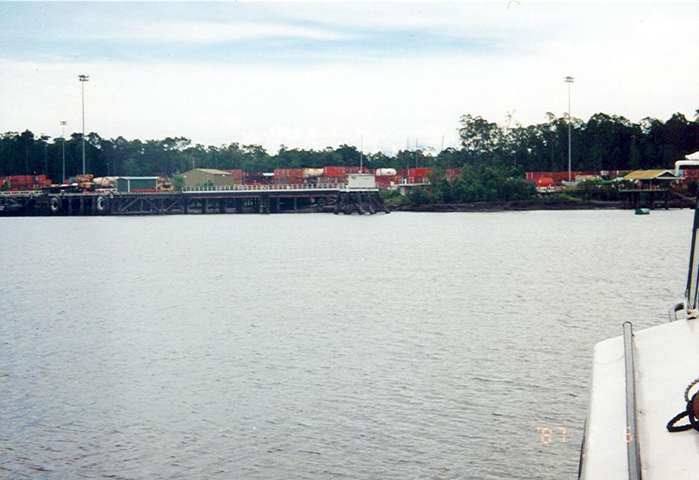 BD/269/92 - 
Haven met containers aan de Mimikaanse kust

