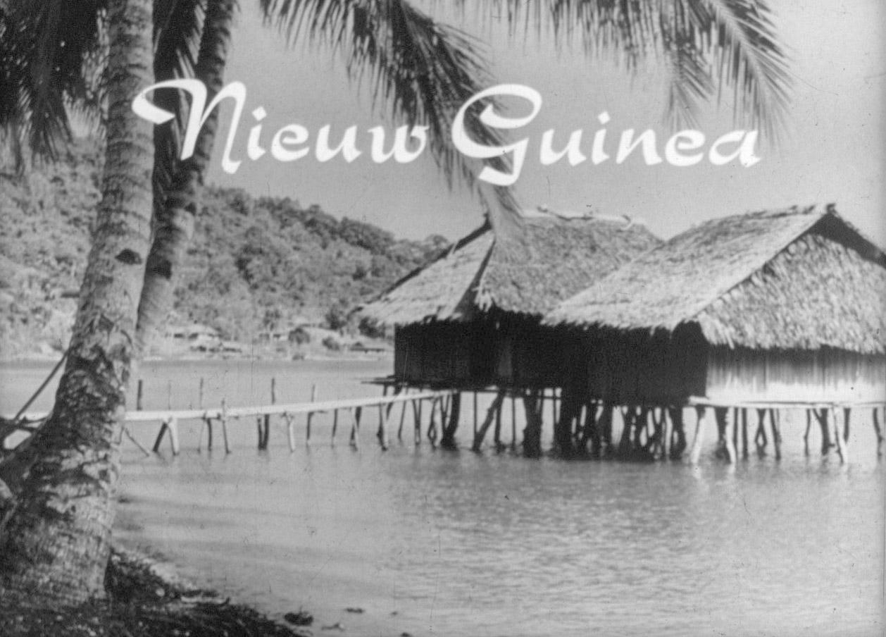 BD/285/95 - 
Voorblad fotoserie Nieuw Guinea; Kennismaking met land en volk
