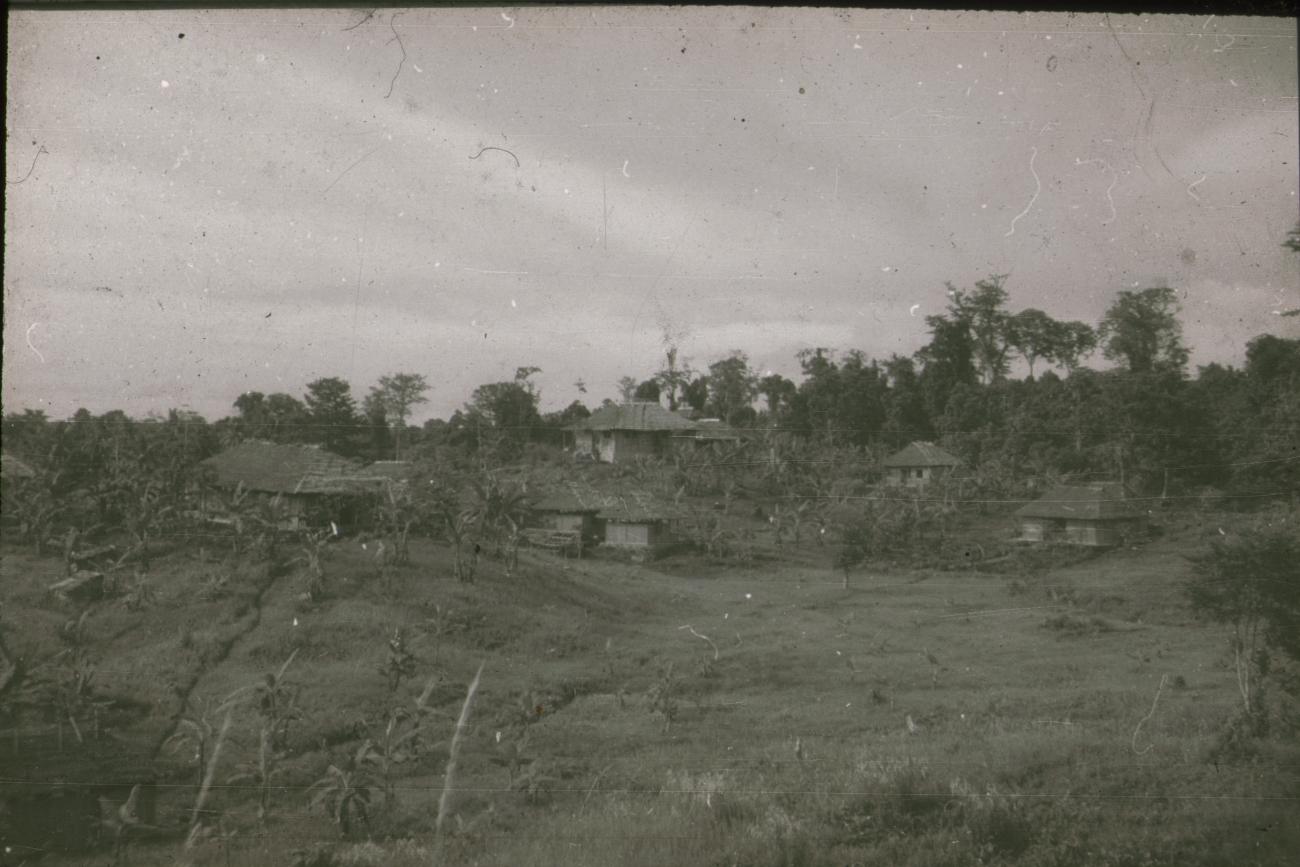 BD/309/229 - 
Terrein met gebouwen van de Jongens Vervolgschool in Teminabuan
