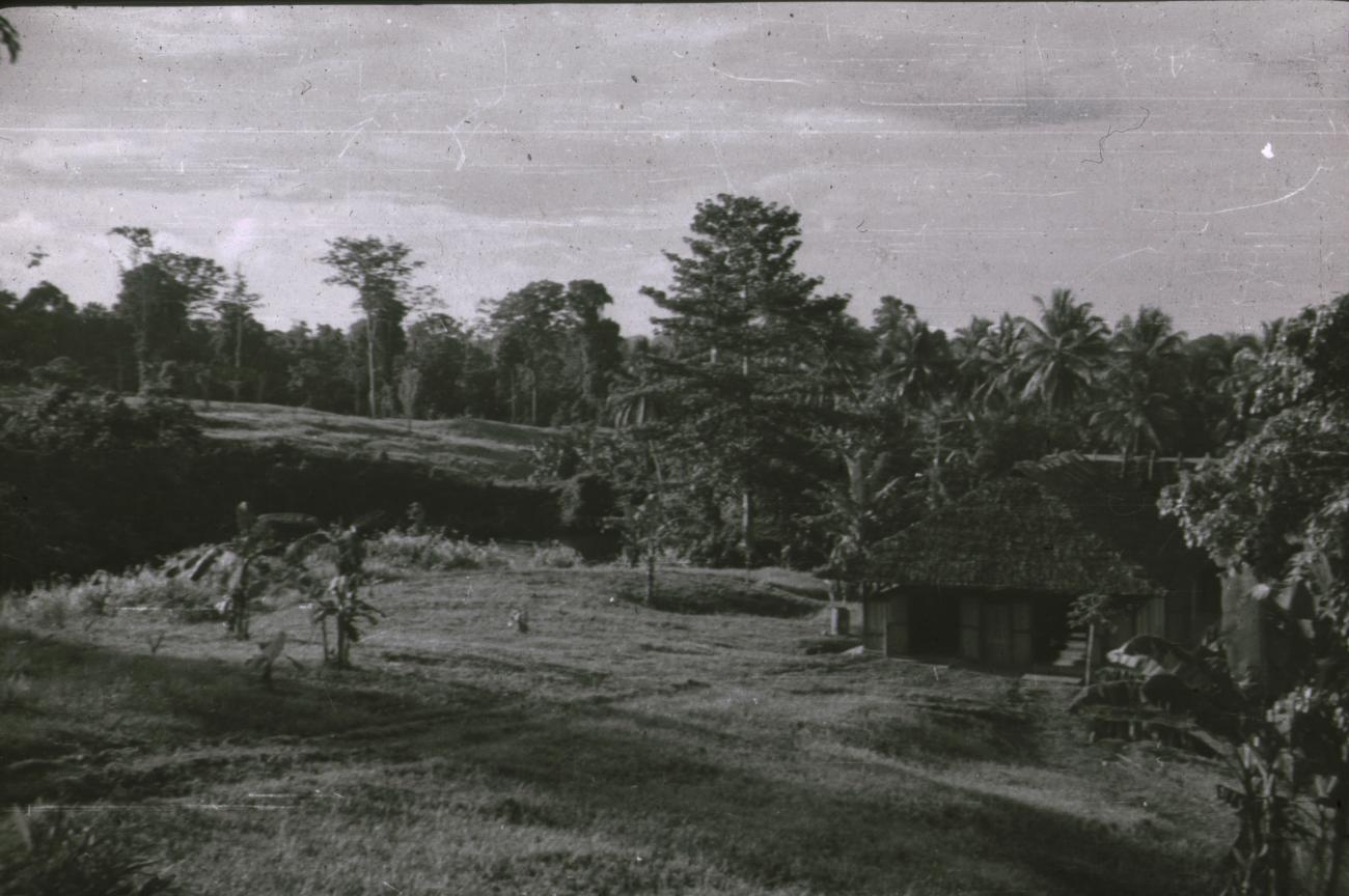 BD/309/231 - 
Terrein met gebouwen van de Jongens Vervolgschool in Teminabuan
