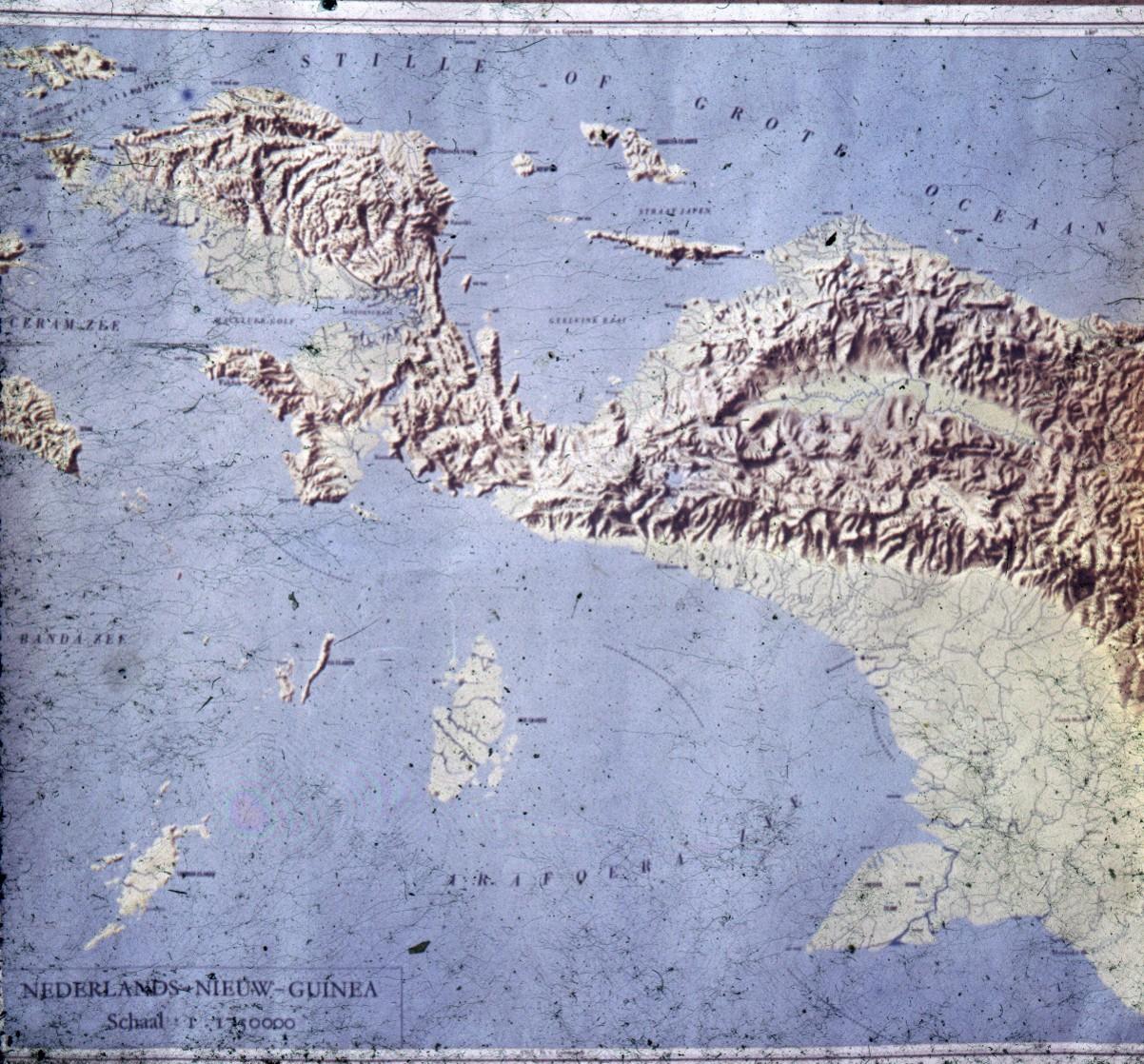 BD/66/173 - 
Topografische kaart van Nieuw-Guinea
