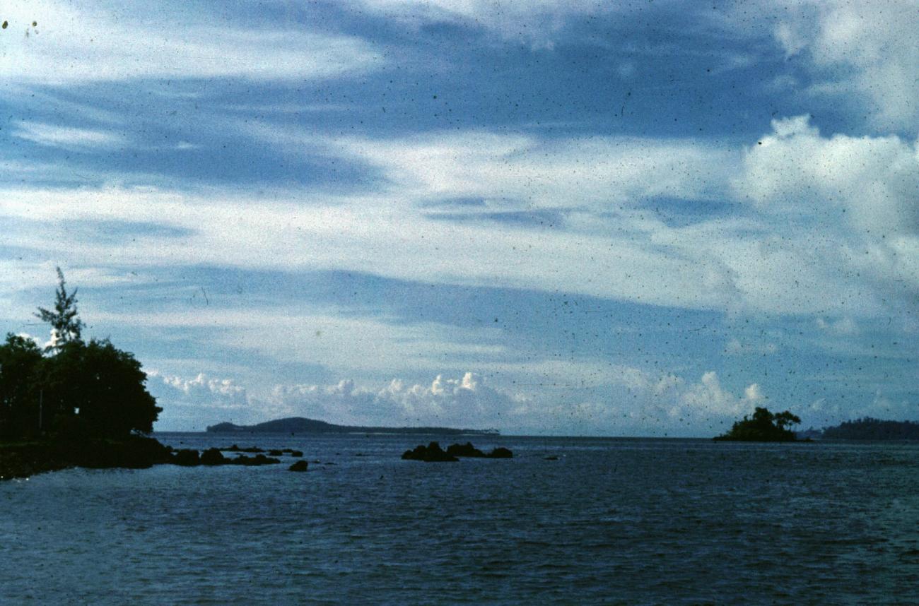 BD/66/187 - 
Baai met eilanden

