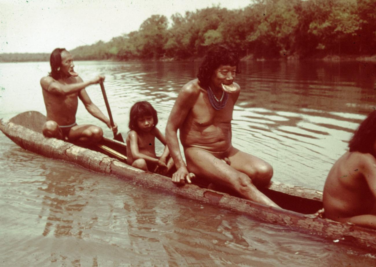 BD/66/209 - 
Indianen uit het amazonegebied
