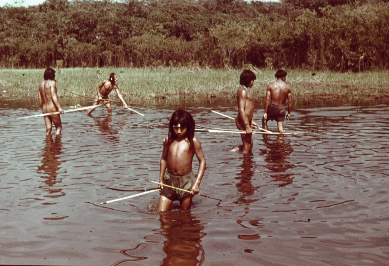 BD/66/211 - 
Indianen uit het amazonegebied
