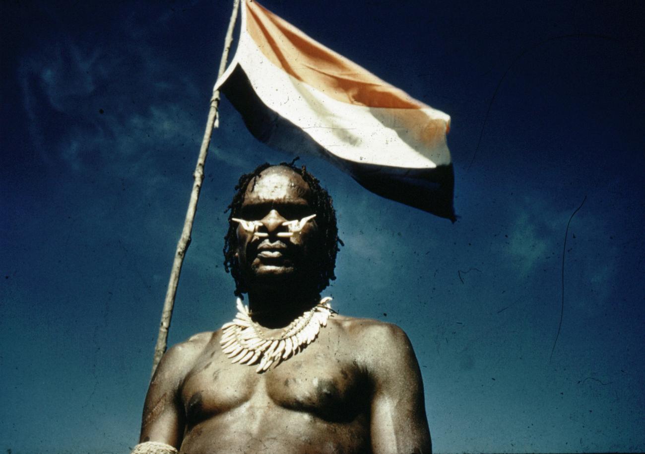BD/66/242 - 
Man uit Zuid Nieuw Guinea
