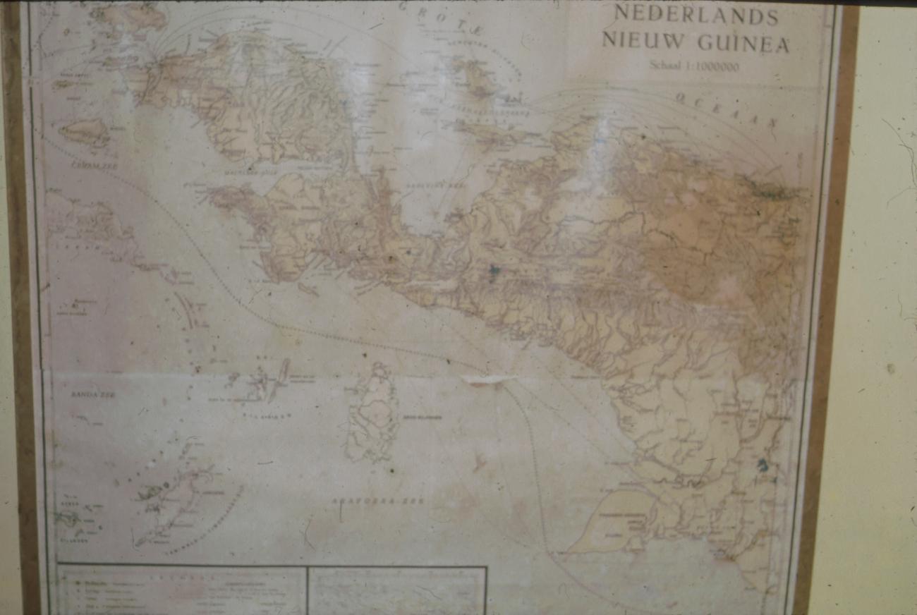 BD/171/145 - 
Kaart Nederlands Nieuw Guinea.
