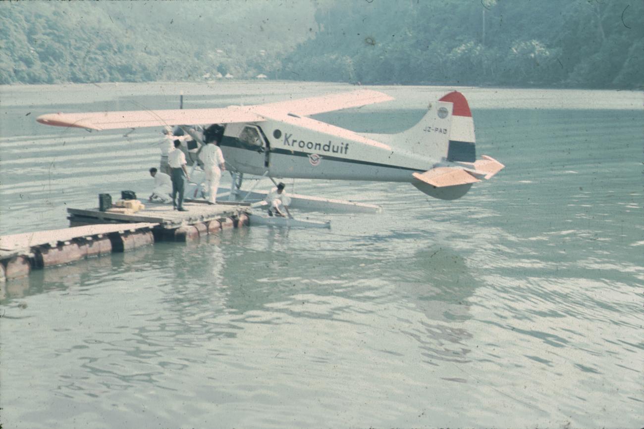 BD/171/440 - 
Een Beaver JZ PAD van de NNGLM op het water.
