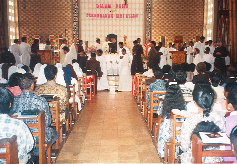 BD/269/535 - 
Kerkmis met franciskaner priesters
