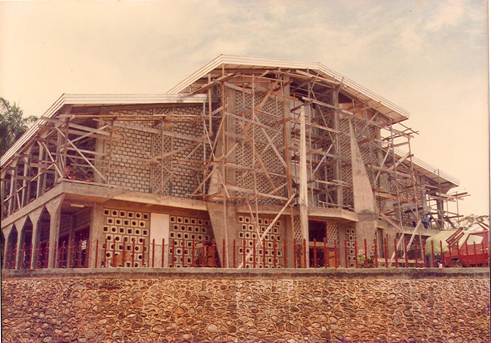 BD/269/540 - 
Aanbouw nieuwe kathedraal in Jayapura
