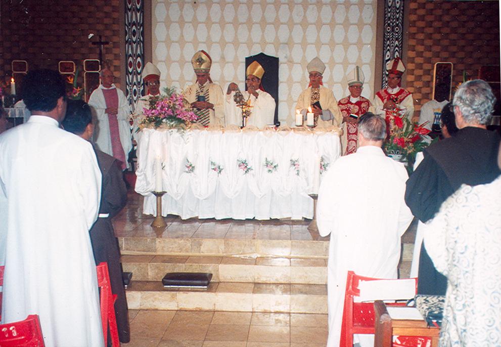 BD/269/553 - 
Kerkmis met meerdere priesters

