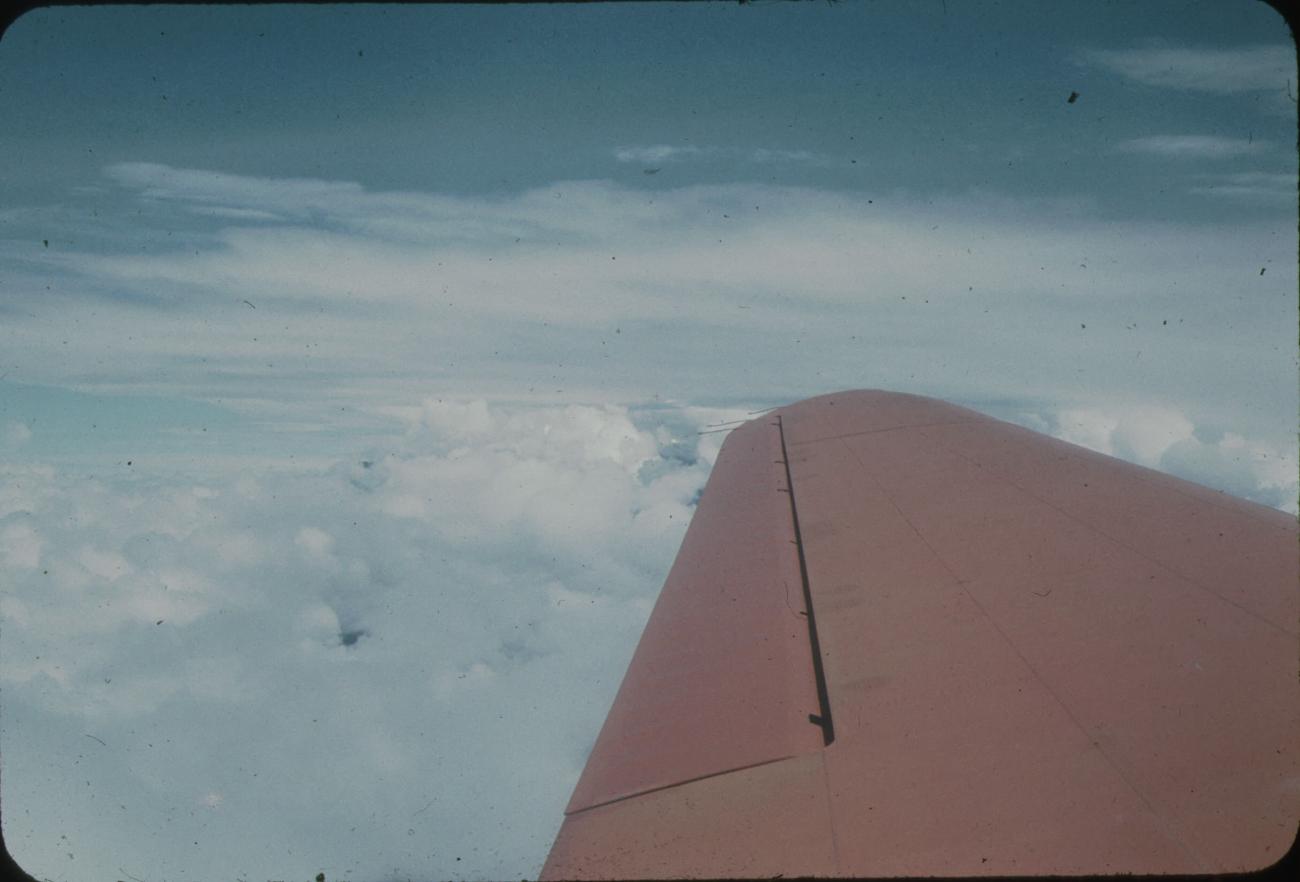 BD/171/1558 - 
Luchtfoto van wolkendek.
