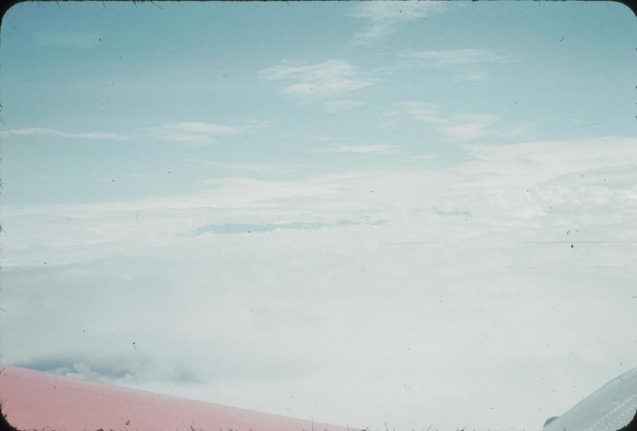 BD/171/1596 - 
Luchtfoto wolkendek.
