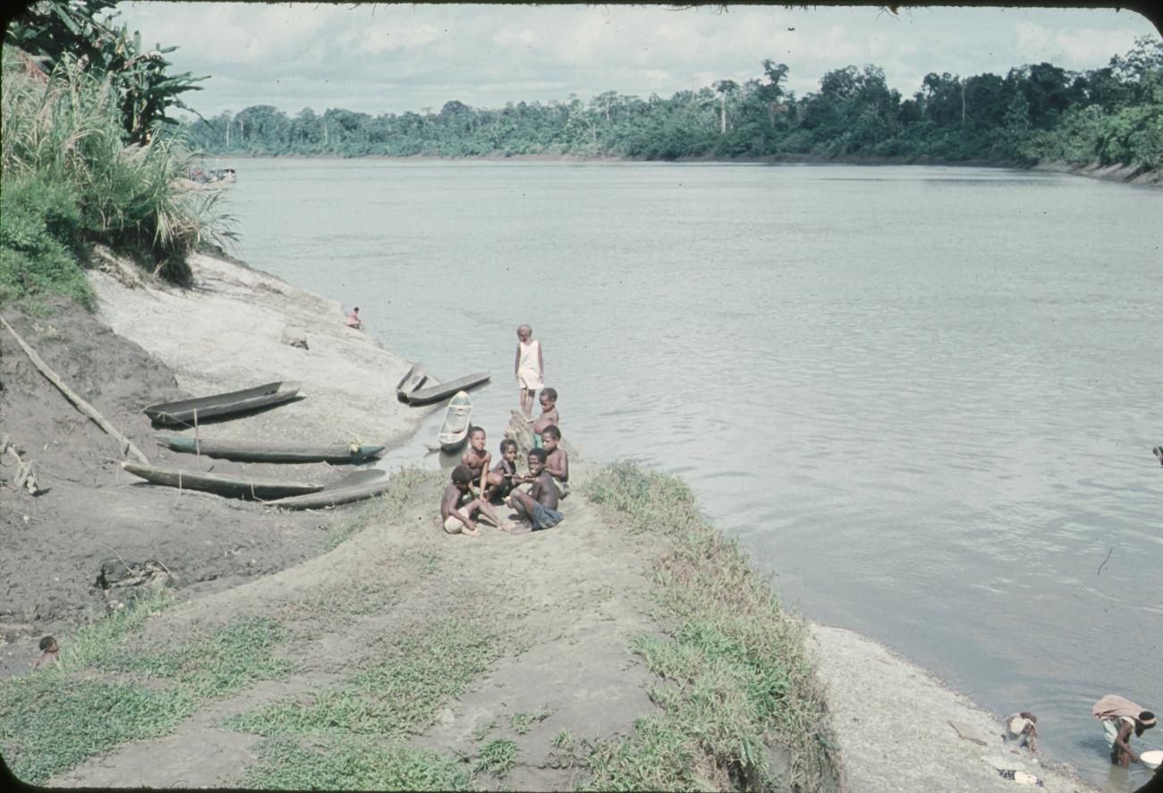 BD/171/1613 - 
Kinderen bij het water
