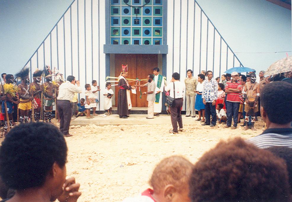 BD/269/932 - 
Inwijding/inzegening kerk in Koya Korso
