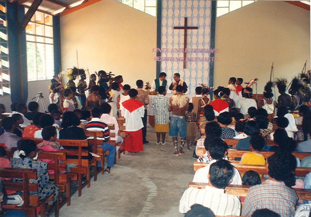 BD/269/935 - 
Katholieke kerkdienst in Koya Korso
