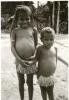 BD/253/55 Portret  van twee kinderen in traditionele kledij
