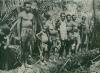 BD/40/95 Rij Papoea's van verschillende leeftijd