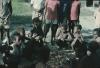 BD/248/152 Groep zittende Papoea kinderen