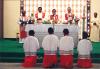 BD/269/200 Priesters houden de mis