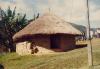 BD/269/210 Gemetselde hut met rieten dak